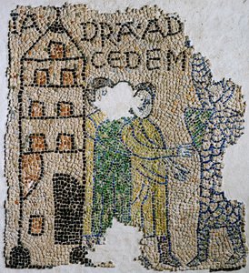 Szent János evangélista templom, negyedik keresztes hadjárat, velenceieket ábrázoló mozaikpadló töredékei., Ravenna, Emilia-Romagna, Olaszország alkotó: William M. Timlin