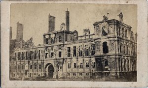 Commune de Paris (1871): a városháza képe az 1871. májusi tűzvész után. Névtelen fényképezés. Nyomtatás kartonra Dim. 10x7 cm alkotó: Unbekannt
