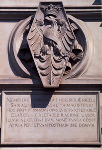 Címer a Wawel királyi kastélyon Krakkóban. Lengyelország alkotó: Benjamin Baud