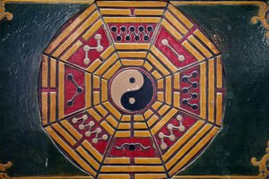 Khanh Van Nam Vien taoista pagoda. Yin Yang szimbólum. Ho Si Minh Város. Vietnam alkotó: Unbekannt