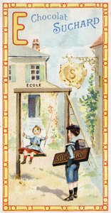 E betű: iskola, gyerekek, escarpolette, kitűző, tábla, bejárat, létra, iskolás. Az ábécé metszetét Chocolat Suchard szerkesztette, a XX. század eleje. 24 kromolitográfia, amelyek a felfedezésre váró helyeket, karaktereket és tárgyakat ábrázolják alkotó: Unbekannt