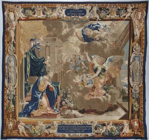A Szűz élete: „Az Angyali üdvözlet”” A jelenet fölött Istent és a Szentlélek galambját (Szentlélek) látjuk – Pierre Damour műhelyében Charles Poerson (1609-1667) rajzaiból készült gyapjú- és selyem kárpit. alkotó: Unbekannt
