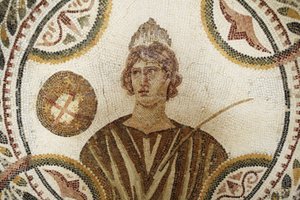 Mozaik: a kilenc múzsa egyike. Polymnia: vallásos és retorikai ének (részlet). III. Kr./Musee d