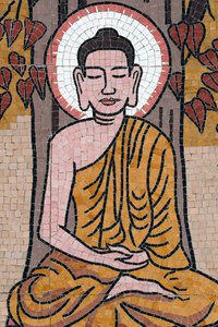 Ong Nui buddhista pagoda, falfreskó, Buddha élete, Shakyamuni Buddha meditációs pózban ül a Bodhi fa alatt, Quy Nhon, Vietnam, 2019 (fotó) alkotó: Unbekannt