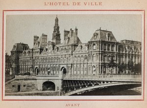 Paris Commune (1871): a párizsi Hotel de Ville képe az 1871. májusi tűzvész előtt. Pierre Pepetit fényképe. Nyomtatás kartonra, Dim. 9x5,4 cm alkotó: Unbekannt