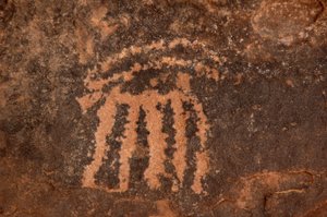 Sziklaművészet, Őstörténet: Oryx antilop metszete az Uweinat-hegységben, Egyiptom. (Kr.e. 8000-3000 év közötti időszak). Fényképezés alkotó: Unbekannt