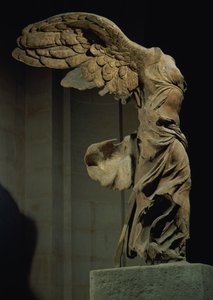 Samothrace győzelme (páriai márvány) (lásd még: 94601-02 és 154093) alkotó: Unbekannt