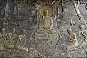 Tinh Xa Ngoc Chau buddhista templom, A Buddha élete, Siddhartha Gautama, Buddha első prédikációját tartotta az öt szerzetesnek a varanasi-i Szarvasparkban, Chau Doc, Vietnam, 2018 (fotó) alkotó: Unbekannt