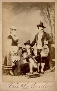 Bocchi Trio, Lombardia, 1880 körül (f/w fotó) alkotó: Unbekannter Künstler