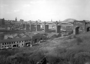 Kilátás a High Level Bridge-re a Gateshead felől, High Level Bridge, Egyesült Királyság, 1969. április (f/w fotó) alkotó: Unbekannt