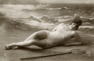 fürdőruhás nő, c. 1900-as évek eleje (képeslap) alkotó: 