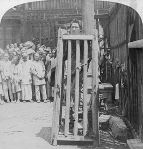 Kína egyik szörnyű halálbüntetési módszere, Sanghaj, Kína, 1900