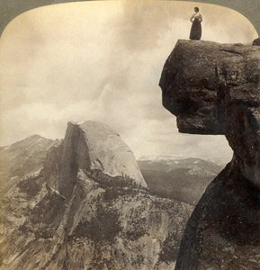 A Natures legnagyobb tájára néző kilátás – a Glacier Point N.E. Yosemite Valley, Cal., 1902. alkotó: Underwood and Underwood