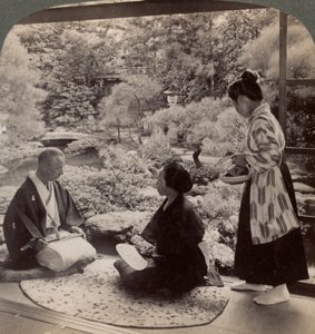 Y Namikawa úr, a művészeti ipar vezetőjének otthonának kertjei, Kiotó, Japán, 1904 alkotó: Underwood and Underwood