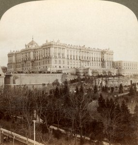 Az impozáns királyi palota és a Royal Park Campo del Moro...Madrid, Spanyolország, 1902. alkotó: Underwood and Underwood