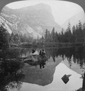 Kilátás a Mirror Lake-re, a Mount Watkins felé, Yosemite, California, USA, 1902 alkotó: Underwood and Underwood