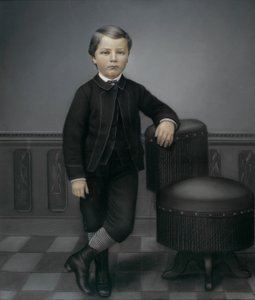 Fiatal fiú fekete öltönyben alkotó: Unidentified