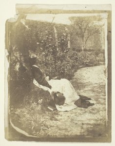 Mrs. Craik a kertben fekve kalappal és könyvvel alkotó: Unknown