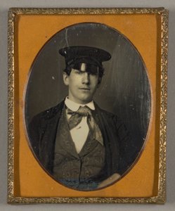 Cím nélkül (Fiatal férfi kalapban) alkotó: Unknown