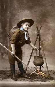 Egy cserkész az 1920-as években alkotó: Unknown Artist
