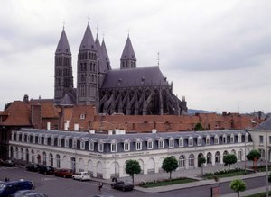 Cathedrale de Tournai (Belgium), kilátás kívülről. alkotó: Unknown artist