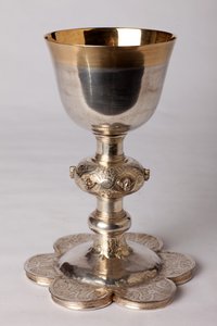 Georges Coquere káplán kelyhe. Fémkovácsolás, arany és ezüst alkotó: Unknown artist