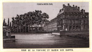 A Fontainebleau-i szökőkút és Bassin des ponty udvara (Seine és Marne, Ile-de-France régió, Franciaország). A 19. század végének kromolitográfiája. alkotó: Unknown artist