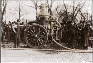 A New York-i Tűzoltóság tűzoltószivattyúja 1909. alkotó: Unknown artist