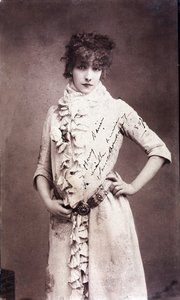 Henriette Rosine Bernard portréja Sarah Bernhardtnál (1844-1923), dedikált fényképezés alkotó: Unknown artist