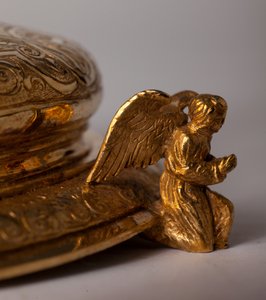 Ereklyetartó kereszt. Fémkovácsolás ékszerekkel. Eredeti apátság (Saint-Amand Tournai, ex-Elnone. 16. század. Részlet al. alkotó: Unknown artist