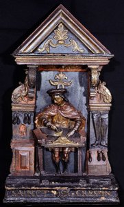 Cipészes felirat alul „” Saint Crespin”” - faragott fa alkotó: Unknown artist