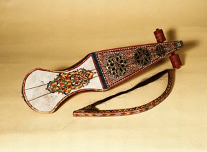 Vonós hangszer; rabab (rubab, robab, rebab, rubob, rawap). Észak-Afrikából származik alkotó: Unknown artist