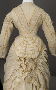 Trousseau ruha alkotó: Unknown artist