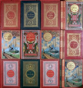 Jules Verne Hetzel kiadásban megjelent könyveinek különböző borítói. Jules Verne könyvtári gyűjtemény. Párizs. alkotó: Unknown artist