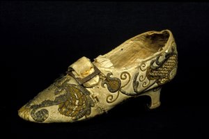 Női cipőmodell (pumpák) sarokkal alkotó: Unknown artist