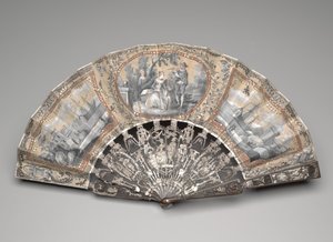 Összecsukható legyező "grisaille" jelenetekkel, 1780-as évek (gouache dupla selyemlevélen, sárgaréz, fémszál, csont vagy elefántcsont, aranyozás, gyöngyház és paszta drágakövek) alkotó: Unknown artist