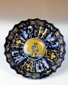 Godronnee fajansz csésze decoree egy angelot. 16. századi Egouen. Nemzeti Reneszánsz Múzeum alkotó: Unknown artist