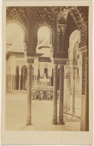 [Belső nézet az oszlopokról, az Alhambra] alkotó: Unknown artist