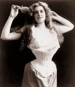 Fűzőt viselő nő alkotó: Unknown artist
