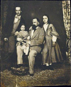 Alexandre Herzen (1812-1870) - Alexander Herzen gyermekeivel felesége, Natalie par Anonymous halála után alkotó: Unknown photographer