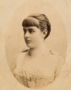 Marie Alexandrine "Mary" von Vetsera bárónő (1871. március 19. - 1889. január 30.) (fénykép) alkotó: Unknown photographer