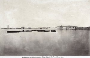 Hajók a tenger közepén, háttérben Alexandria város egy részével, Egyiptomban alkotó: Unknown photographer
