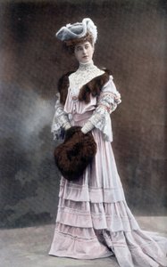 Gabrielle Dorziat (1880-1979) francia komikusnő Reutlinger fotója a "Le Theatre" című francia lapból, 1905 szeptemberéből. alkotó: Unknown photographer