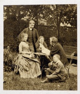 Gustave Eiffel családjával. Fényképezés 1882 alkotó: Unknown photographer