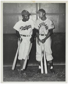 Jackie Robinson és Larry Doby, 1947 körül (fotó (f/w) alkotó: Unknown photographer