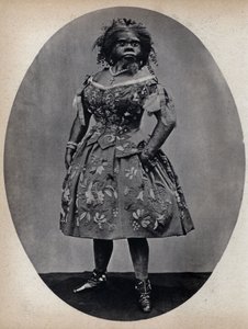 A szörnyek, a kutya nő. Fényképészet, 19. század vége, Párizs. Coll. Selva. alkotó: Unknown photographer