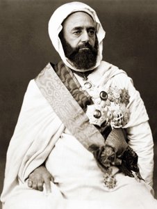 Abd el Kader (Abd El-Kader) portréja 1875 körül. alkotó: Unknown photographer