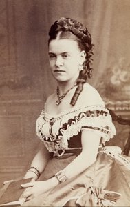 Edith Wynne portréja, 1860 körül (f/w fotó) alkotó: Unknown photographer