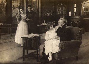 Cecyl Tryan színésznő portréja az 1918-as "Spirale della morte" című film forgatásán. alkotó: Unknown photographer