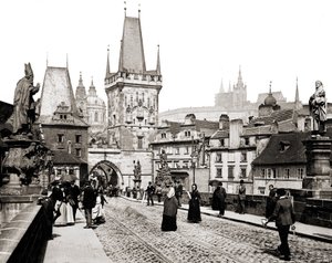 Prága. A Károly-híd és az óváros tornya. 1890 körül. alkotó: Unknown photographer